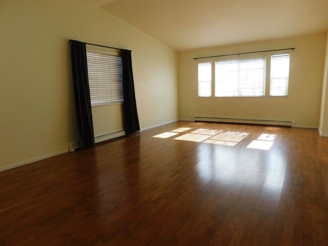 Photo - Spacious Home in Fruitvale