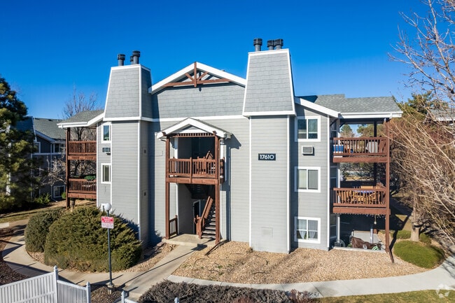 Photo - Victoria Crossing II Apartments