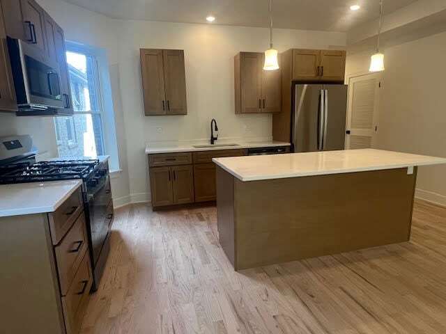 Photo - 3025 W Ainslie St