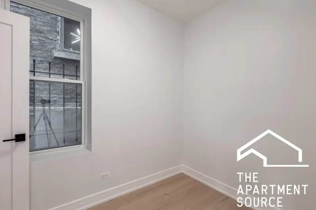 Photo - 2943 N Gresham Ave Unit 2943 North Gresham Avenue