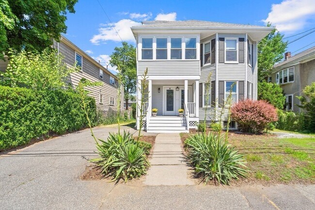 52 Beechwood Ave Unit 2