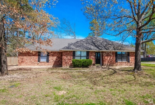 Building Photo - Available Now! Stunning 3 Bed 2 Bath in Fl... Rental