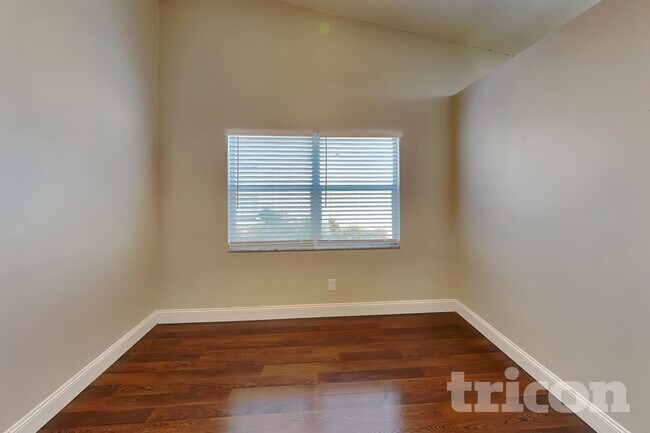 1115 Hardwood Dr