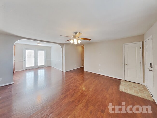 Photo - 1621 Robert Rd