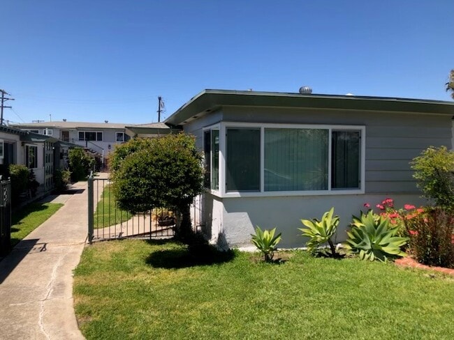 Building Photo - 4528 35th St Unit 4528