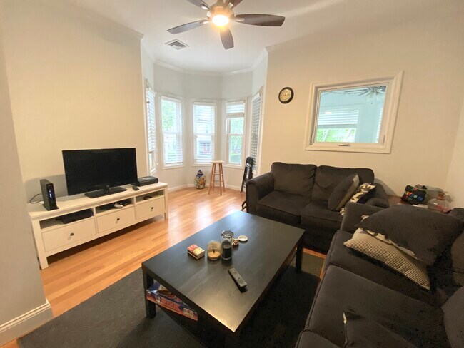 Photo - 16 Watson St Unit 2