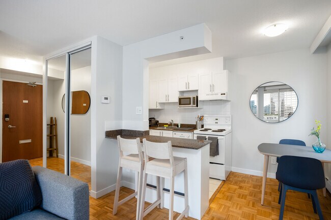 Photo - Somerset Unit 00407