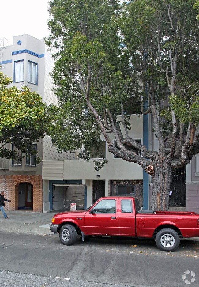 Photo - Dolores Manor Apartments