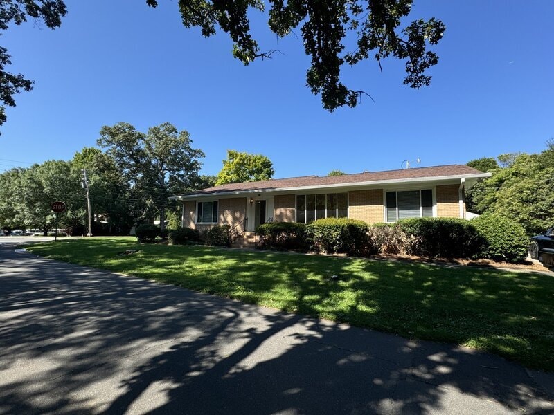 Photo - 201 Livingston Dr.