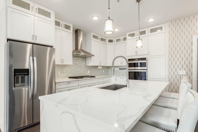 Photo - 751 N 6th St Unidad 204