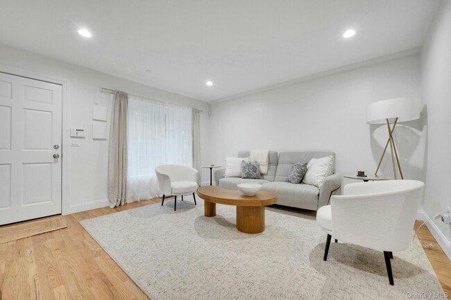 Photo - 142 Brook St Unit B