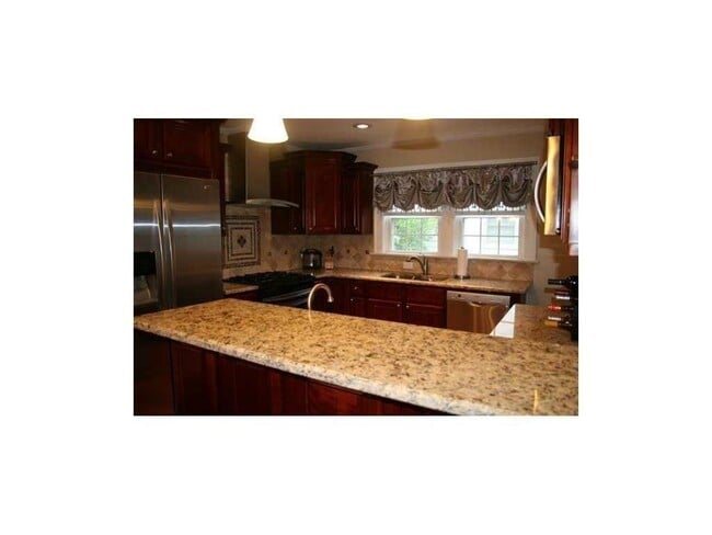 Photo - 1476 Monroe Dr NE