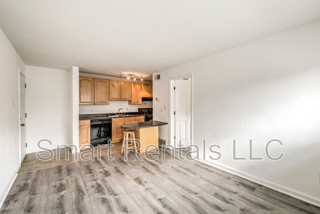 Building Photo - 3844 Park Ave