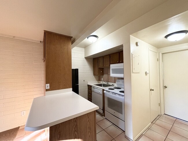 Photo - 599 N Darwin St