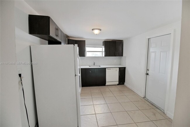 Photo - 1160 W 26th Ct Unit C