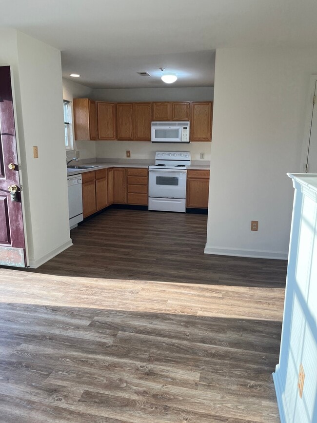 Photo - 211 Prairie Ct