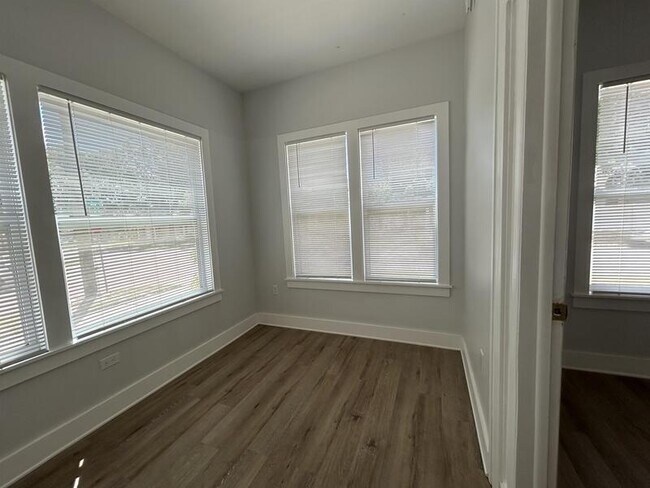 Photo - 2861 2nd Ave S