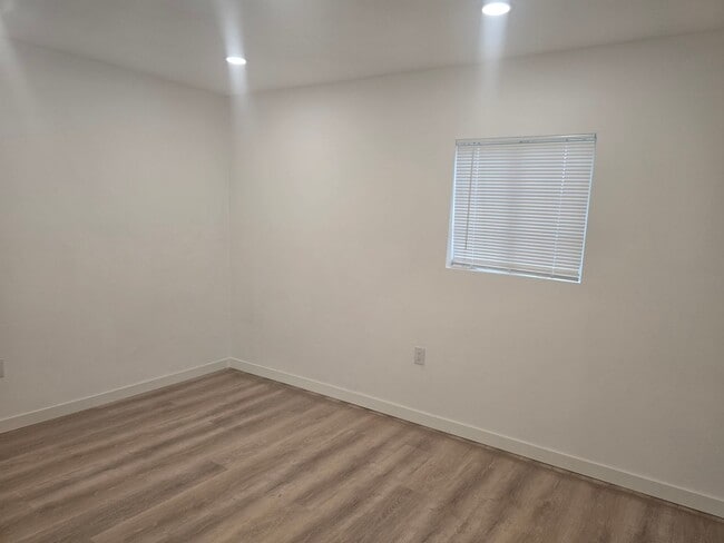 Photo - GLENHAVEN - ANAHEIM Unit JADU