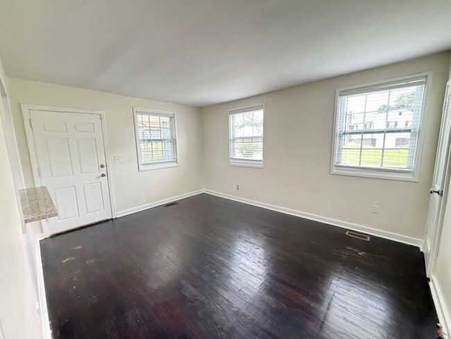 Photo - 2013 Center Way S