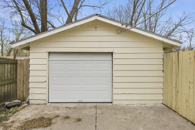 Photo - 2822 E Cherry St