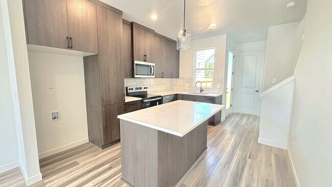 Building Photo - L0628 - 2 Unit A Rental