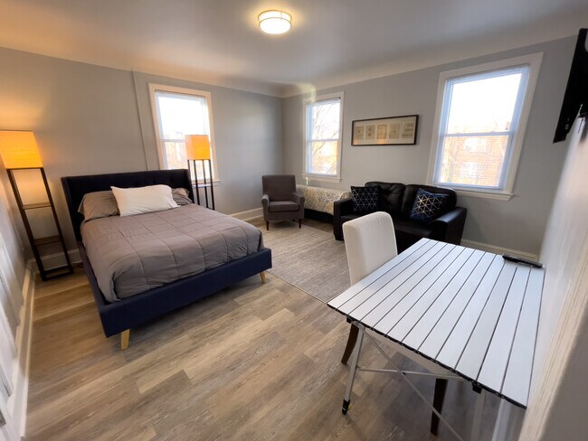 Photo - 1513 Oates St NE