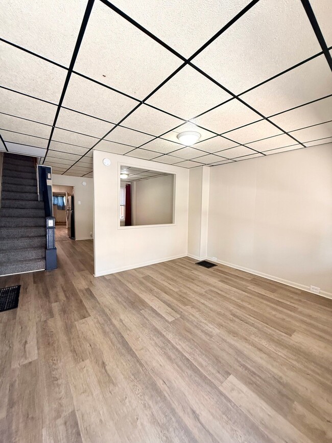 Photo - 482 New Dorwart St