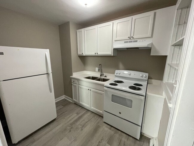 Photo - 613 Caldwell Ave NE