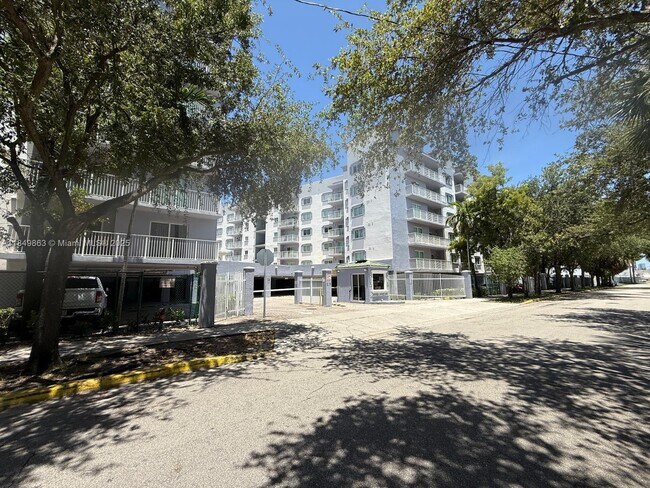 Building Photo - 2415 NW 16th St Rd Unit 202-1 Rental
