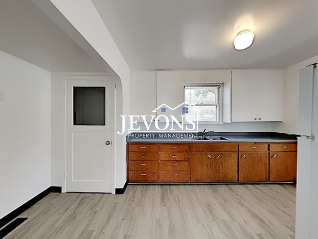 Photo - 2 Bedrooms, 1 Bathroom Single-Family Home Near Yakima State Fairground