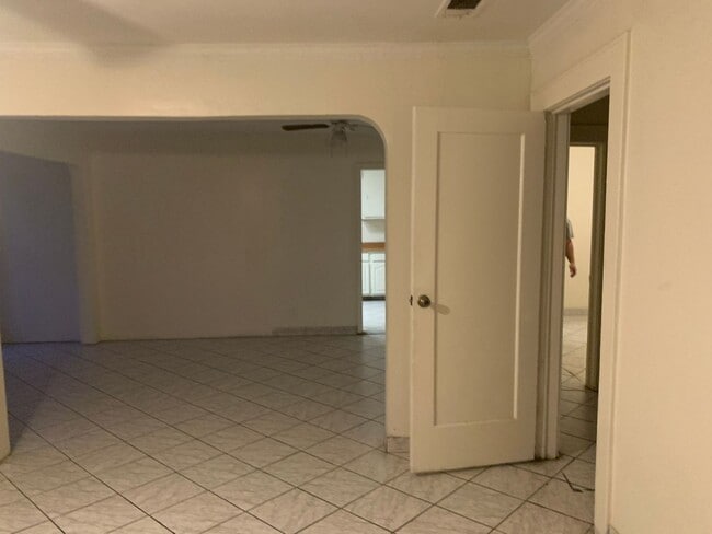 Photo - 1815 Potomac Ave Unit A