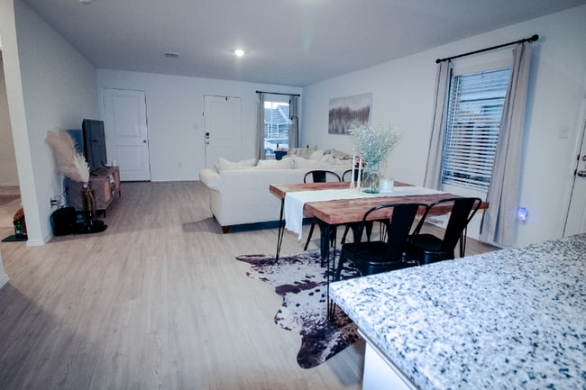 Photo - 15104 Bull Wagon Wy