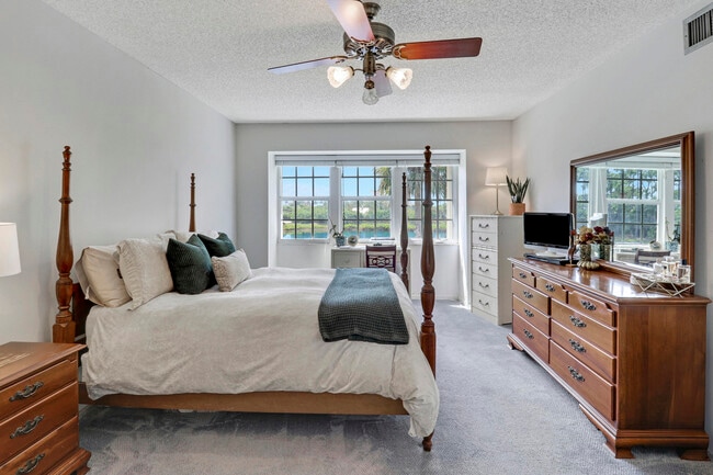 Photo - 4280 Hazel Ave