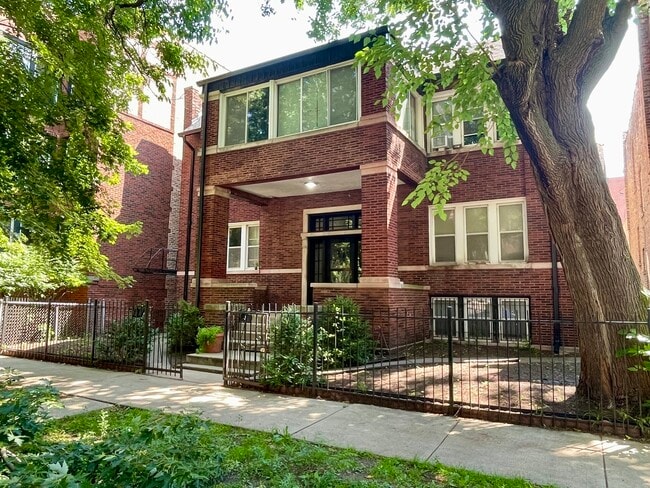 Photo - 5213 S Ingleside Ave Condo Unit 1F