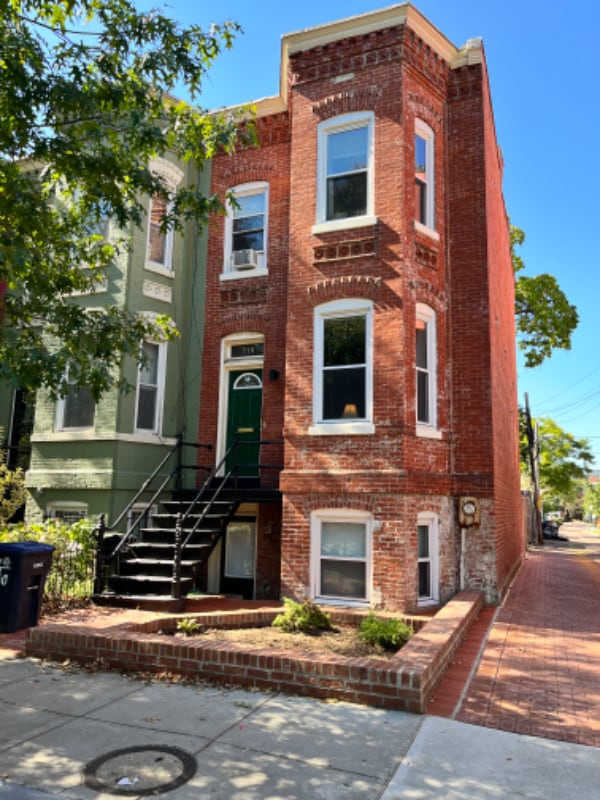 Photo - 710 7th St NE