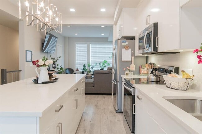 Photo - 8413-8413 Midtown Wy