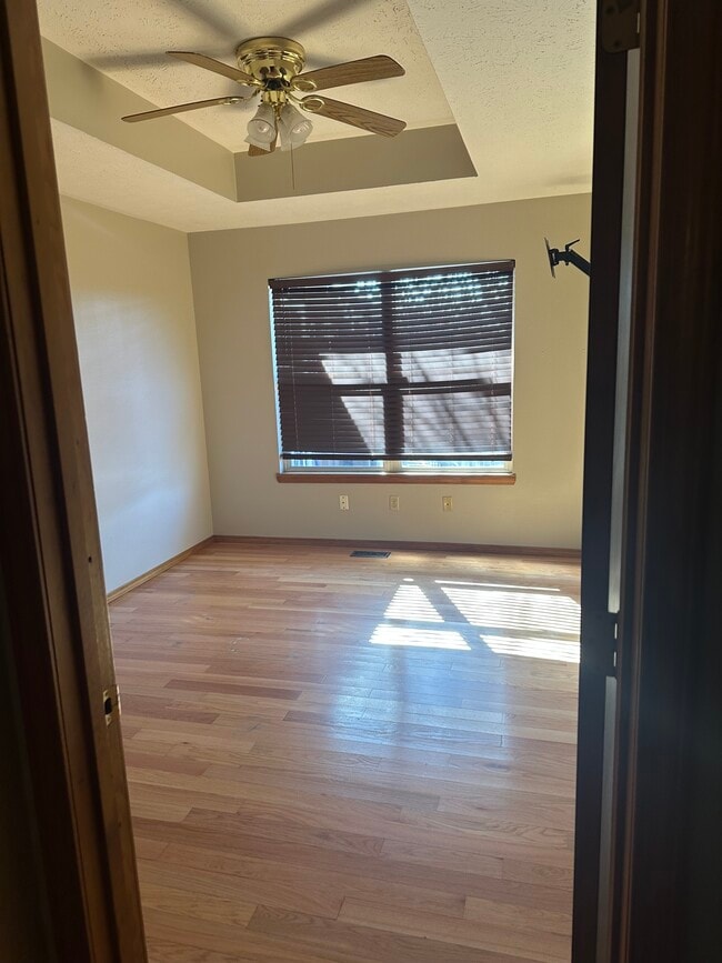 Photo - 1256 W Bluegrass Rd