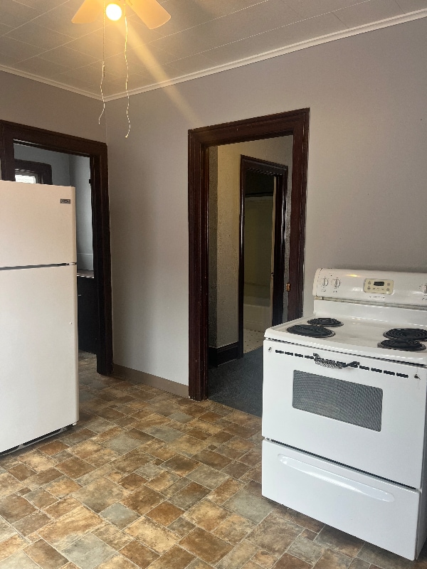 Building Photo - 99 Bowen St