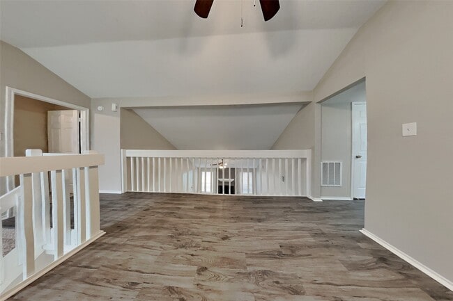 Photo - 16907 Spruce Run Dr