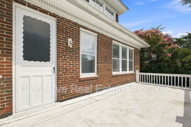 734 Shirley Ave