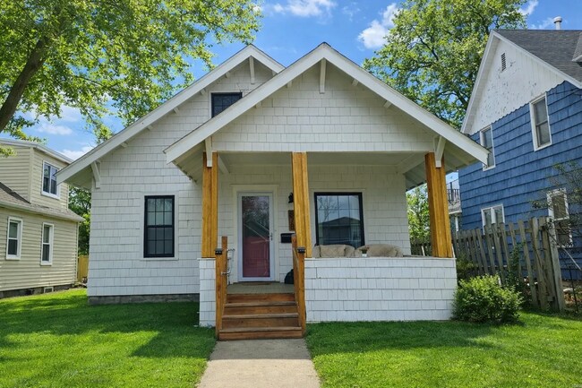 Building Photo - 6 BR 2 BA Single Family Home NEW U of MN - Sept 1 move in