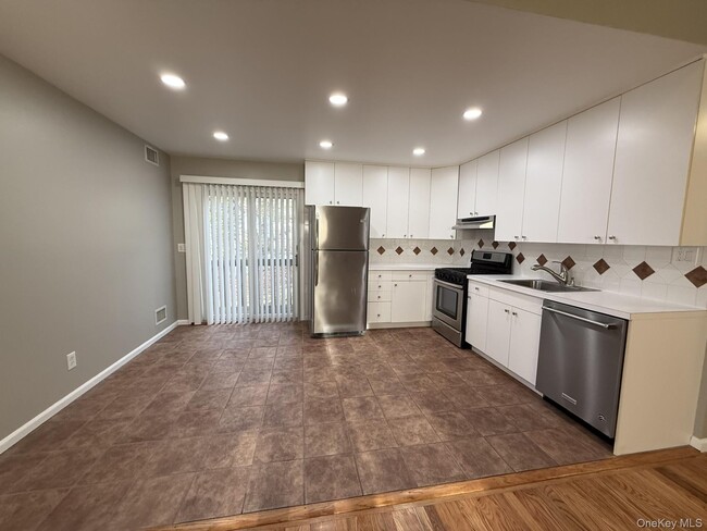 Photo - 85 Smithtown Blvd Unidad 85