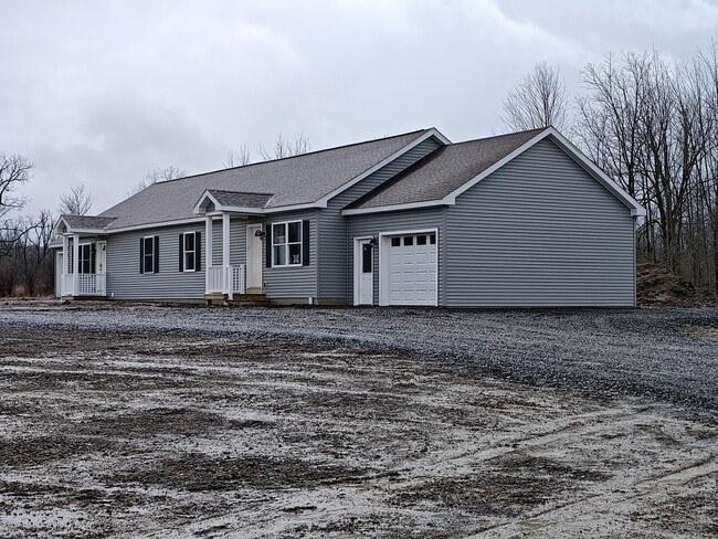 Photo - 5211 Williamee Rd