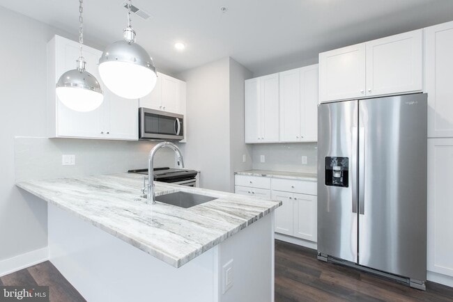 Building Photo - 45 W Haines St Unit 203