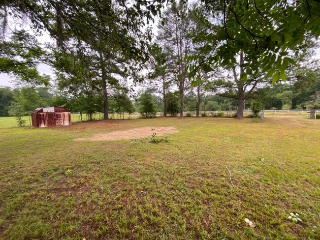 3 Bedroom home on 1 Acre in Jennings - 3 Bedroom home on 1 Acre in Jennings