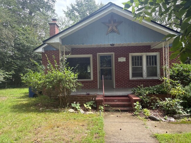 Building Photo - 2 bed 1 bath cottage available now!! Rental