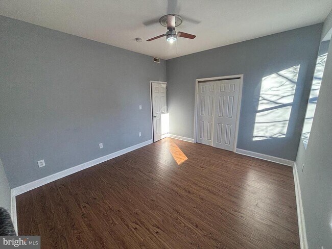 Building Photo - 3145 W Diamond St Unit 2