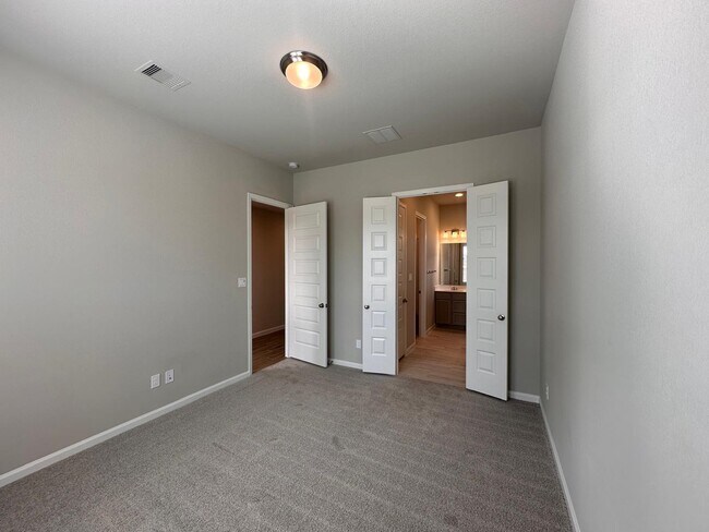 Photo - 6030 Cottontail Ln