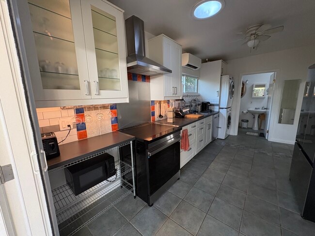 Photo - 3139 Veteran Ave