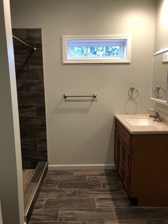 Photo - 1407 Poplar St